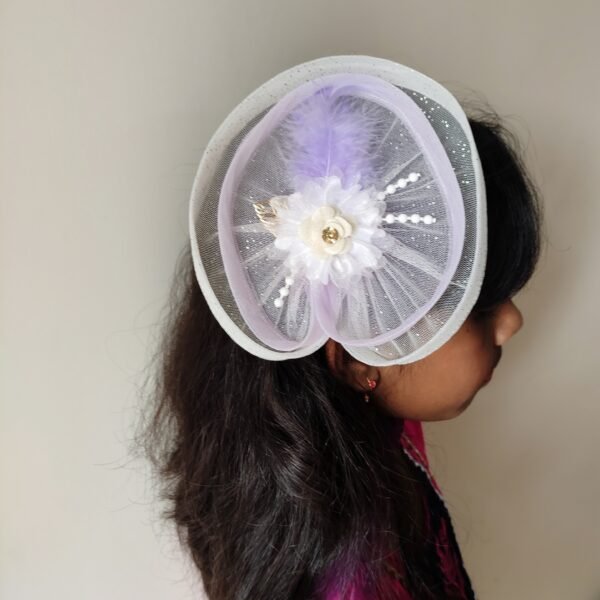 Elegant fascinator