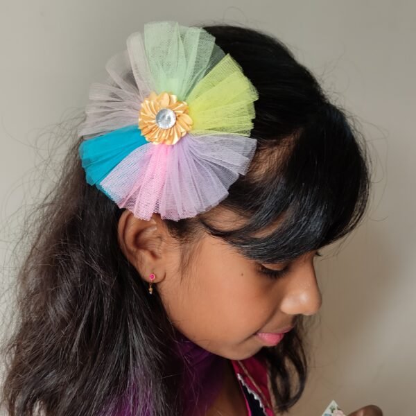 Multi color fascinator