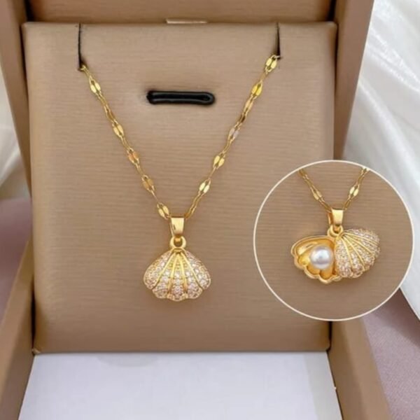 Pearl sea shell Necklace